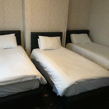 Airport Guest House سلوف المظهر الخارجي الصورة