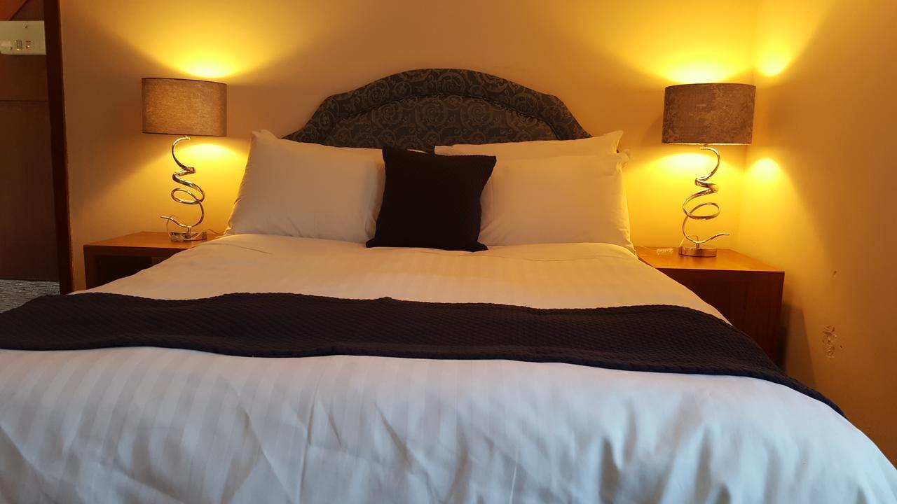 Airport Guest House سلوف المظهر الخارجي الصورة