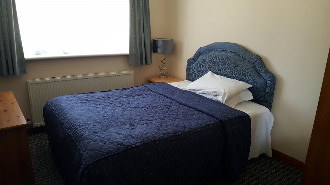 Airport Guest House سلوف المظهر الخارجي الصورة