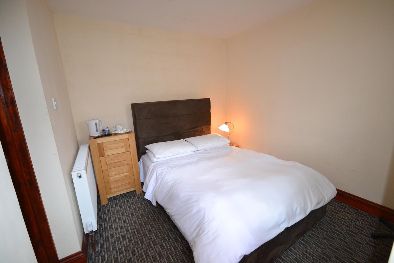 Airport Guest House سلوف المظهر الخارجي الصورة