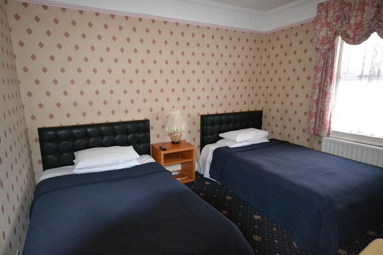 Airport Guest House سلوف المظهر الخارجي الصورة