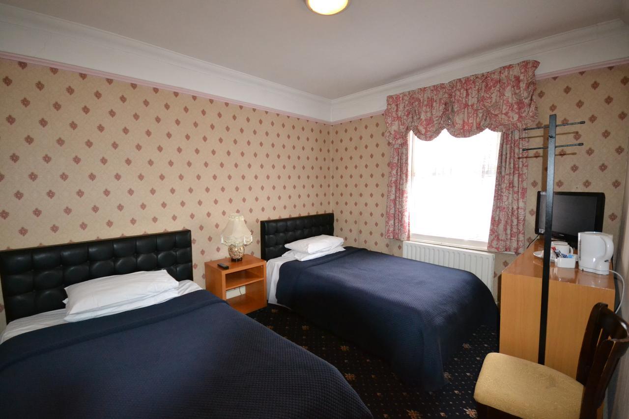 Airport Guest House سلوف المظهر الخارجي الصورة