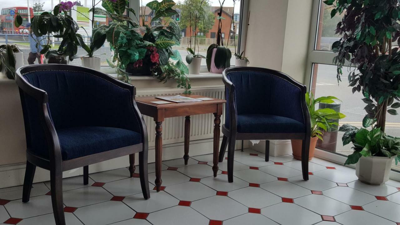 Airport Guest House سلوف المظهر الخارجي الصورة