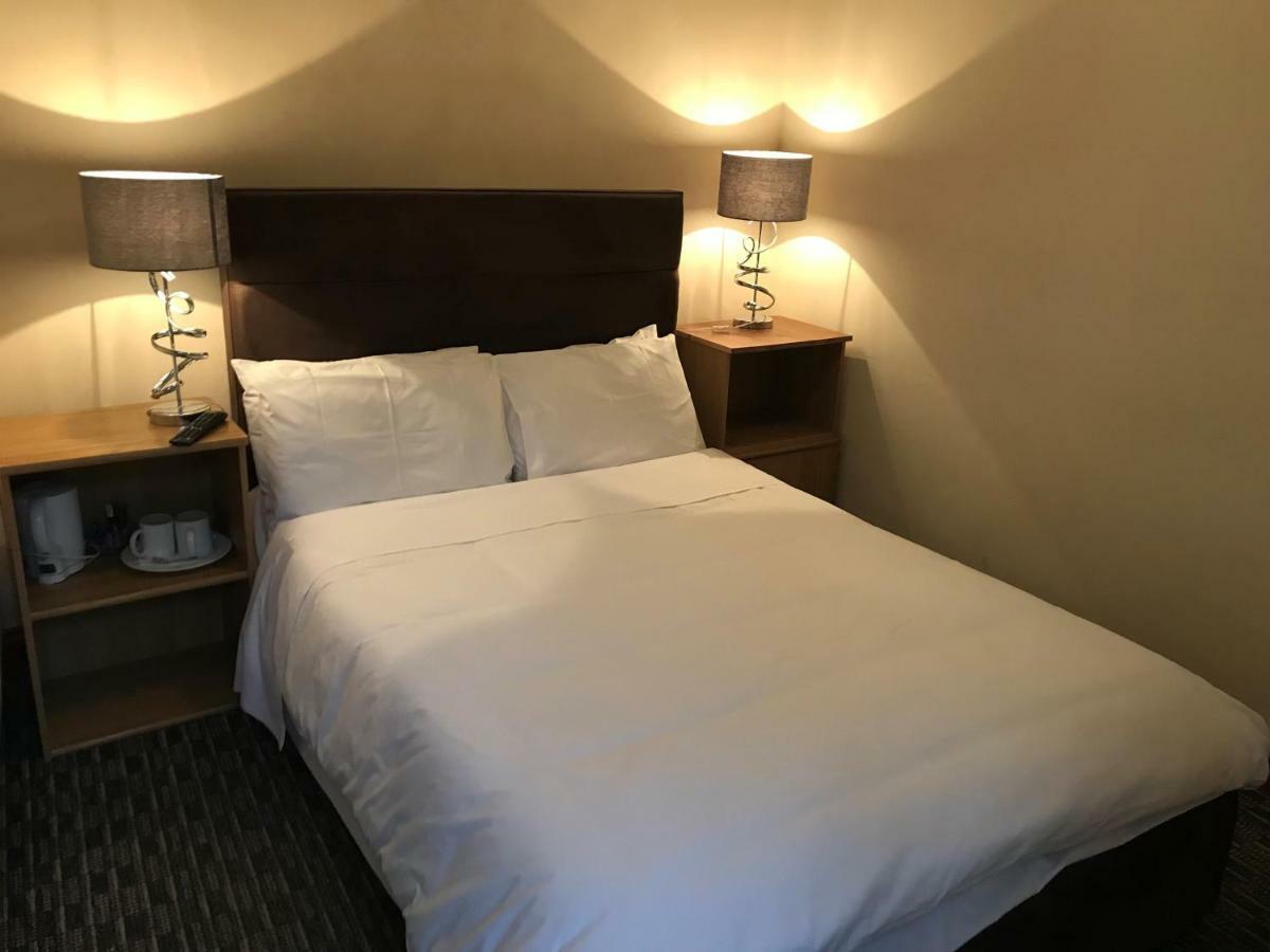 Airport Guest House سلوف المظهر الخارجي الصورة